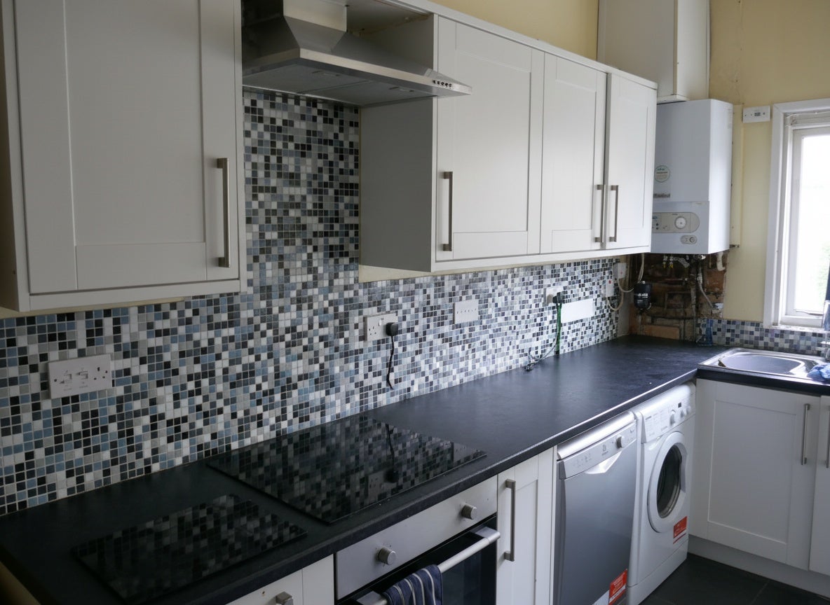 Flat Gloucester Road in Bristol
