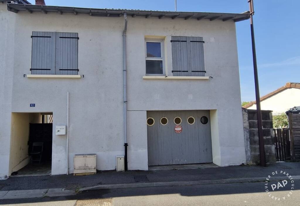 House Place Guy Môcquet in Saint-Junien