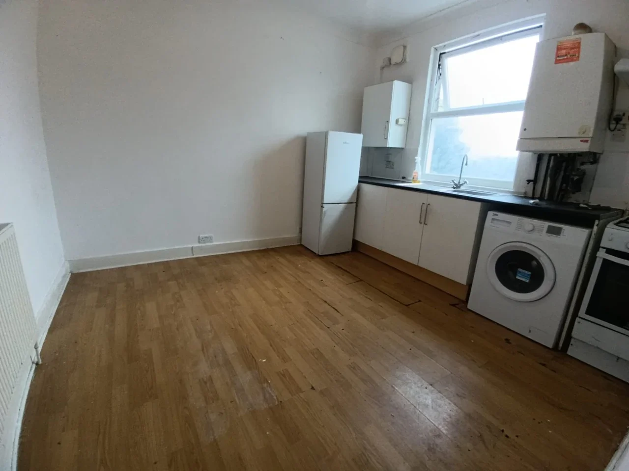 Flat Leigh Road in Greater London