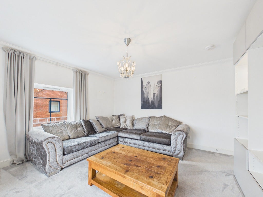 Flat Appin Street in City of Edinburgh