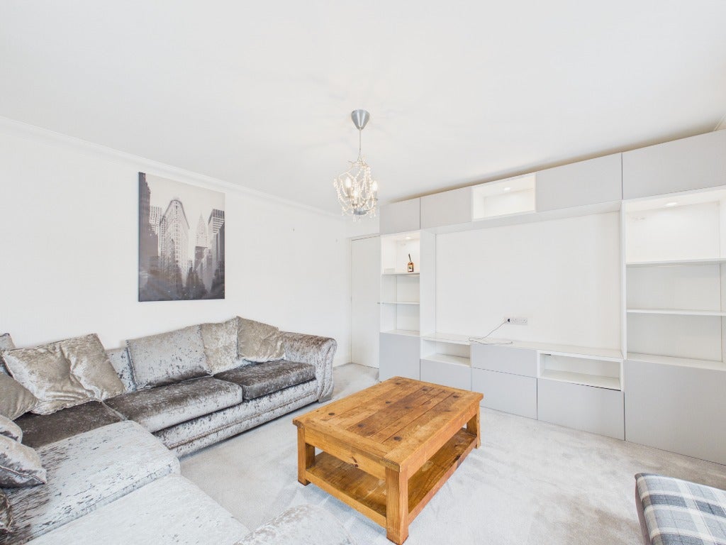 Flat Appin Street in City of Edinburgh
