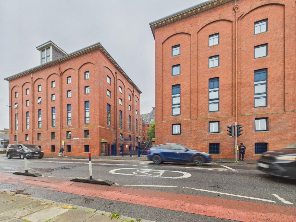 Flat Appin Street in City of Edinburgh