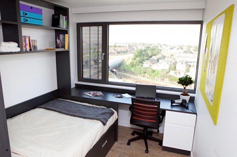 Room Canal Reach in Greater London