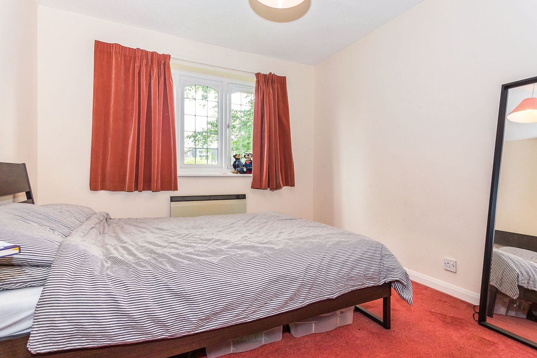 Flat Aragon Road in London