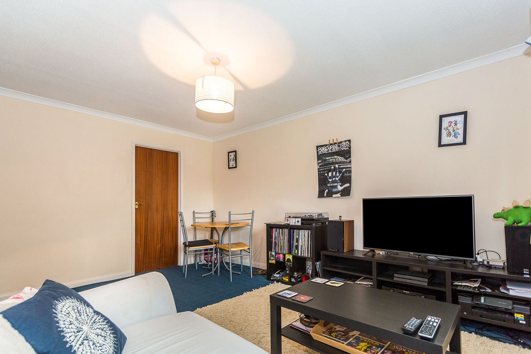 Flat Aragon Road in London