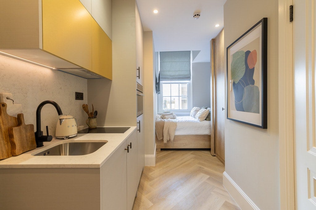Flat Draycott Avenue in Greater London