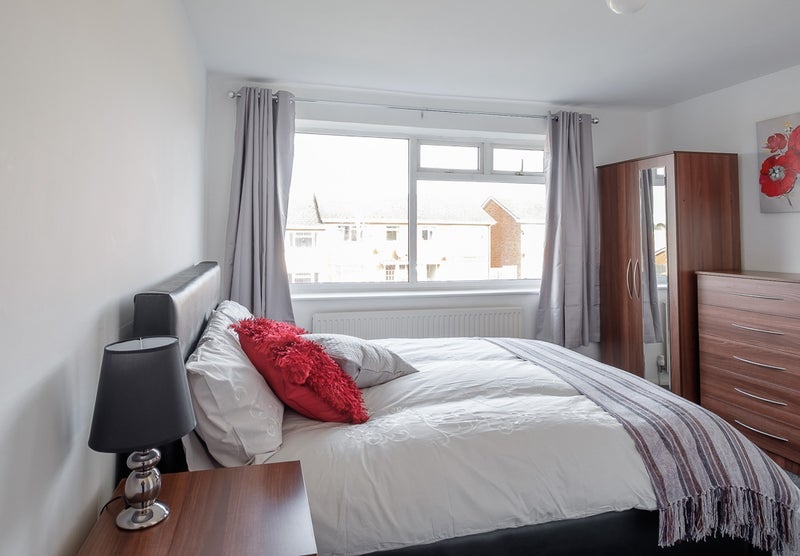 Room Hatherell Road in Warwick