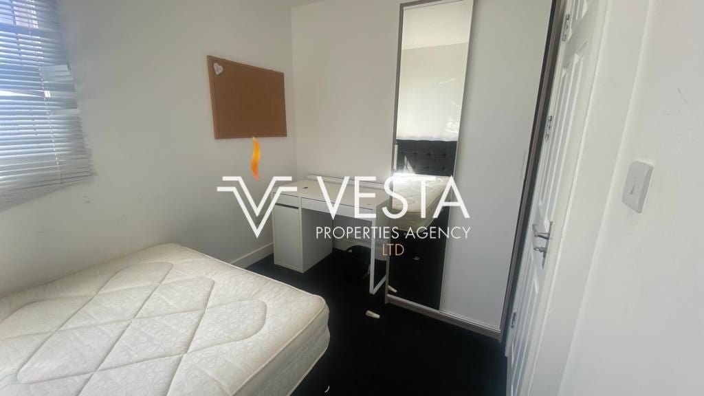 Room Harley Street in Coventry
