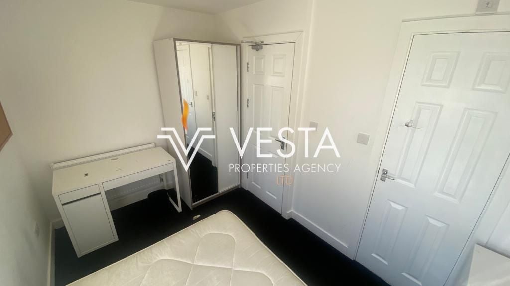 Room Harley Street in Coventry