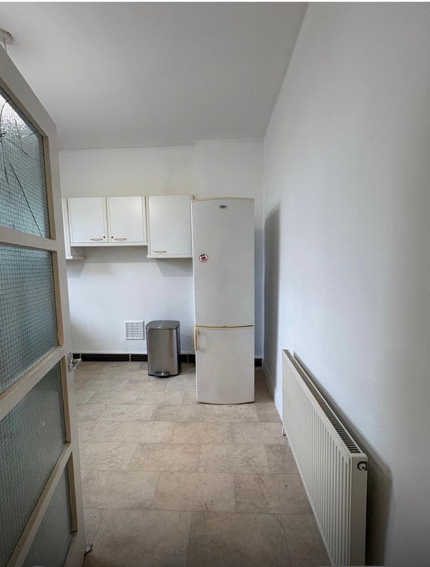 Room Talfourd Road in Greater London
