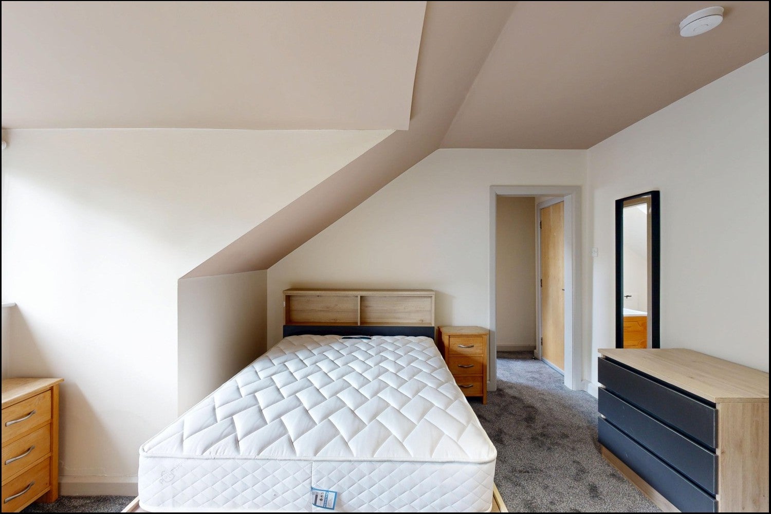 Flat Otley Road in Leeds