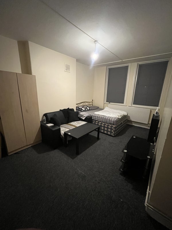 Room Edmund Street in Greater London