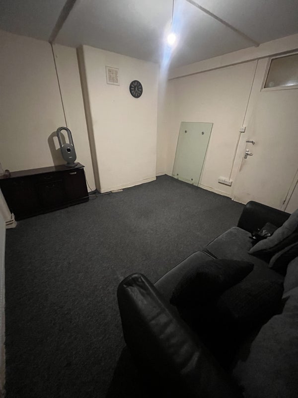 Room Edmund Street in Greater London