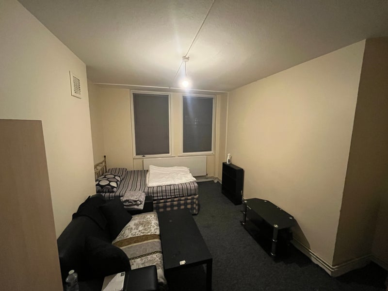 Room Edmund Street in Greater London