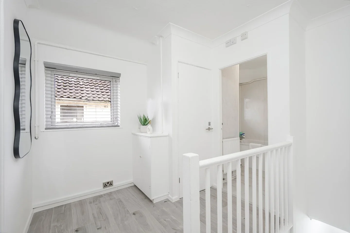 Flat Savernake Road in Chelmsford