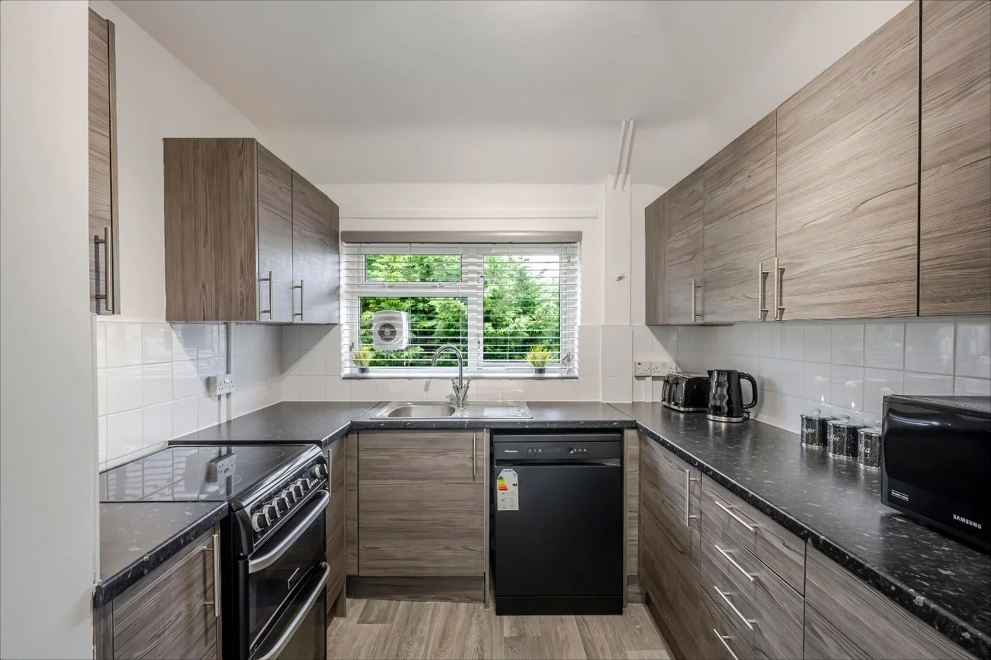 Flat Savernake Road in Chelmsford
