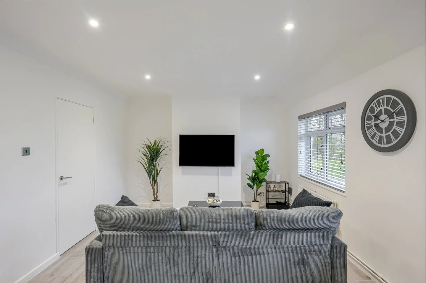 Flat Savernake Road in Chelmsford