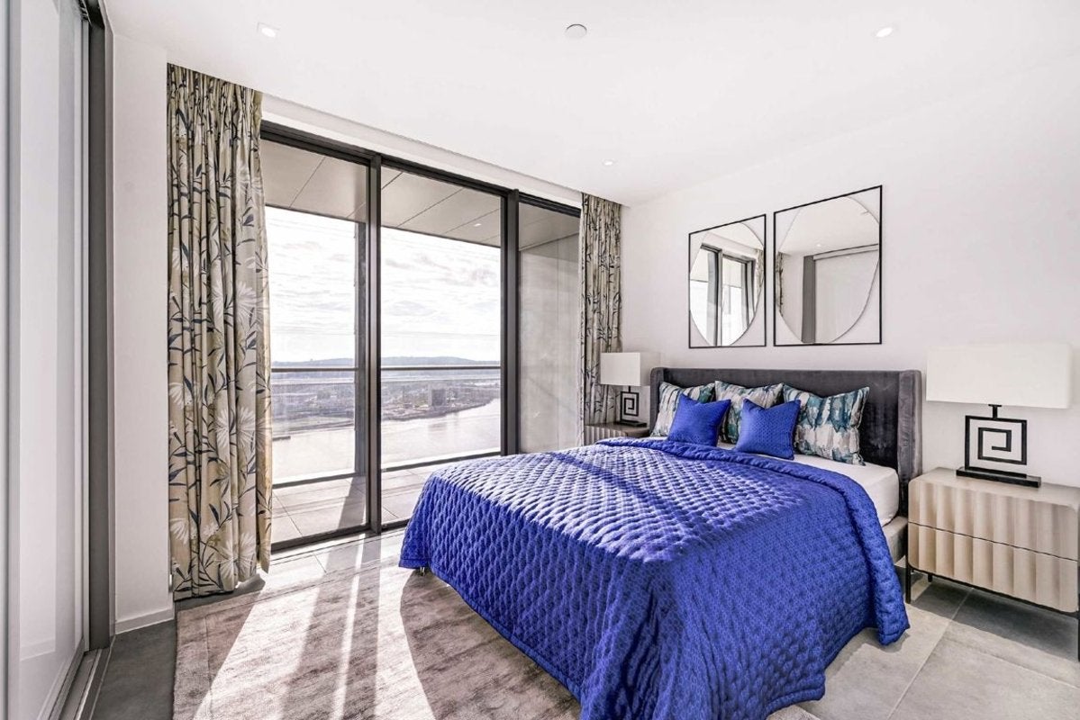 Flat Dollar Bay Place in Greater London