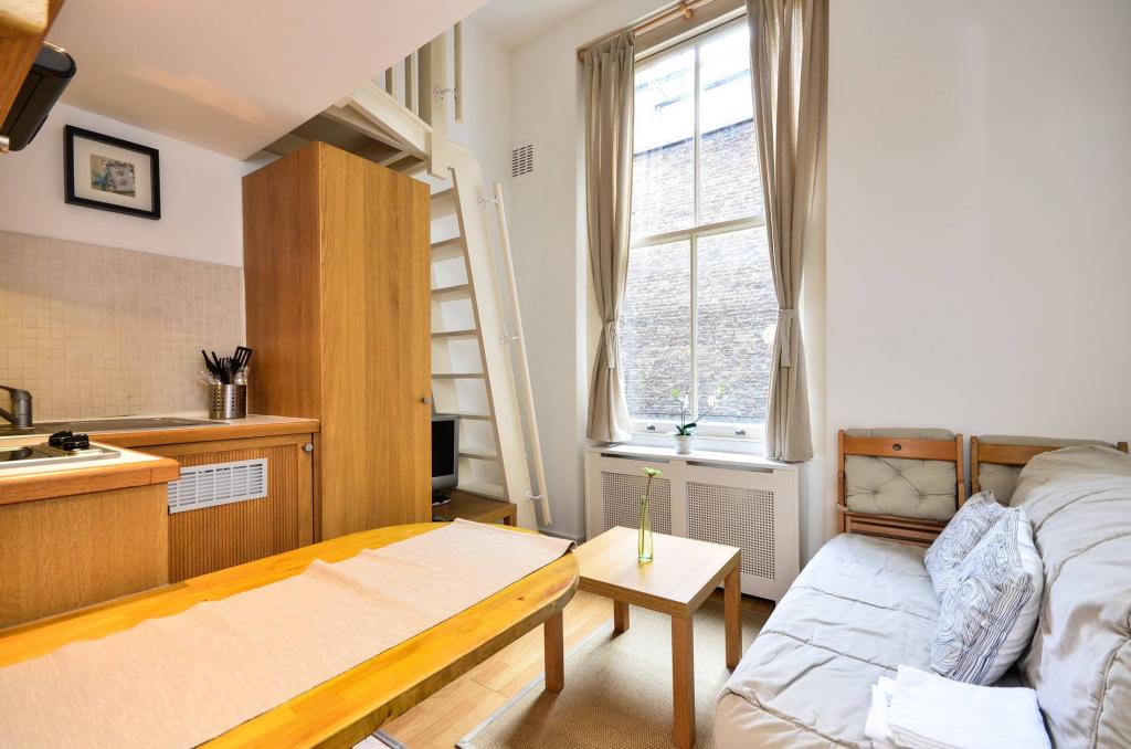 Flat Fairholme Road in Greater London