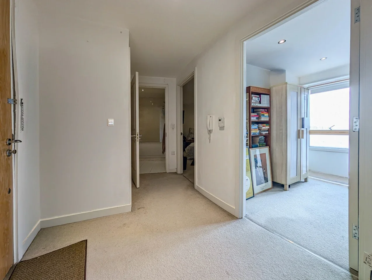 Flat Rectory Road in Greater London