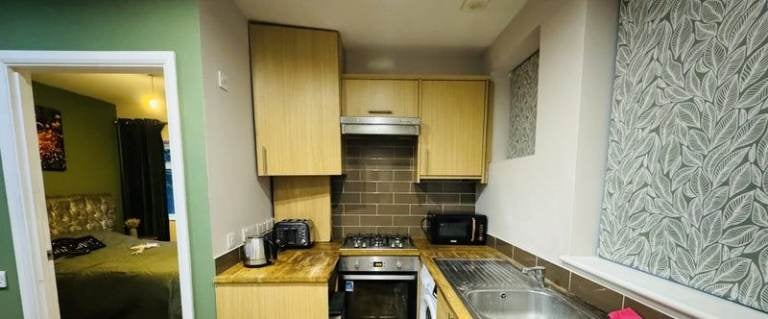 Flat Wrythe Lane in Greater London