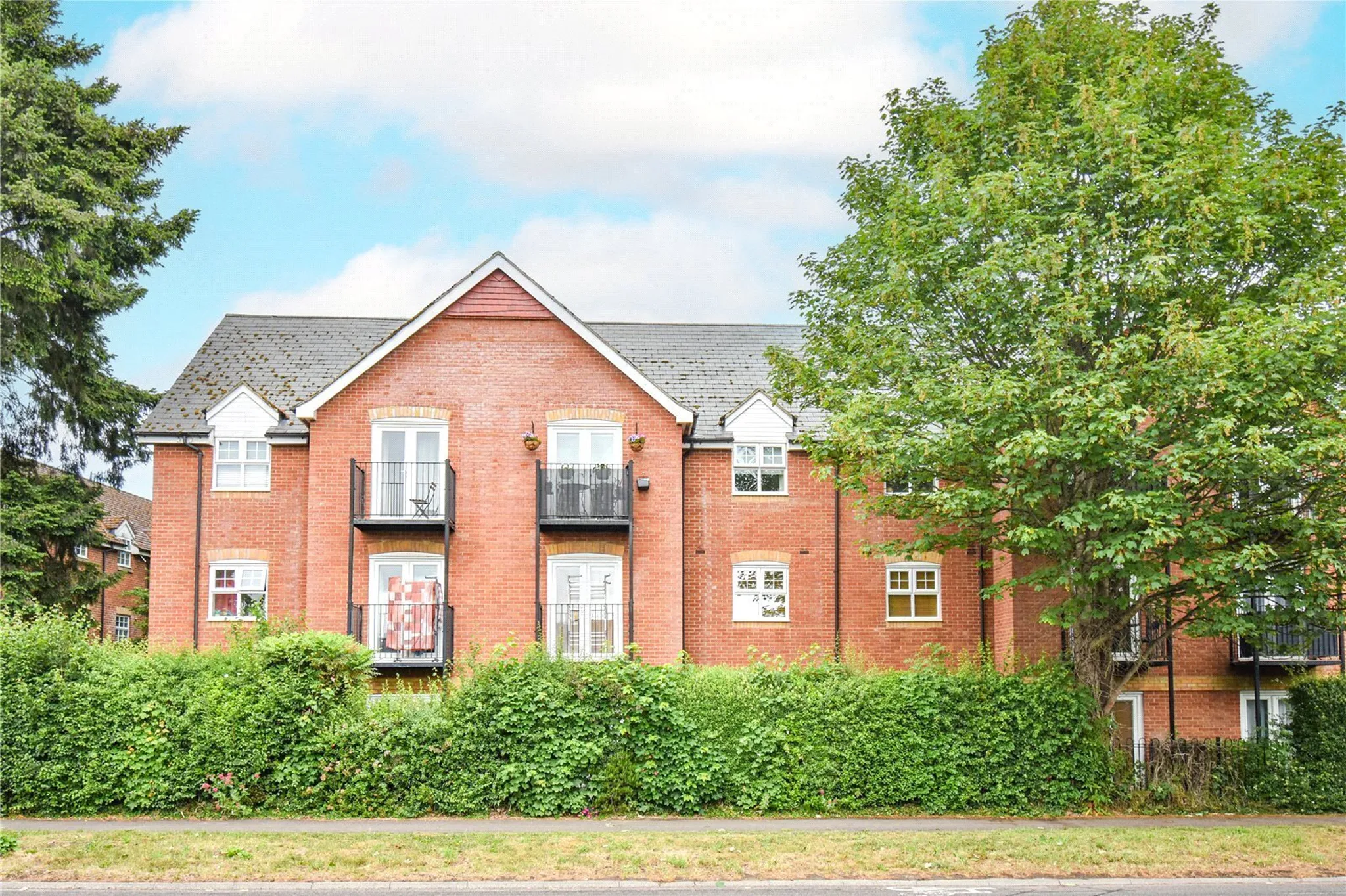 Flat Smeaton Court in Newbury