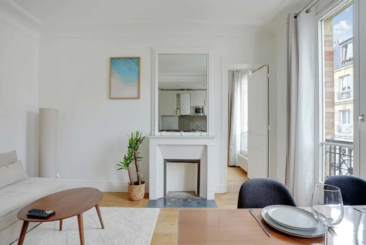 Flat Rue Théodore Deck in Paris