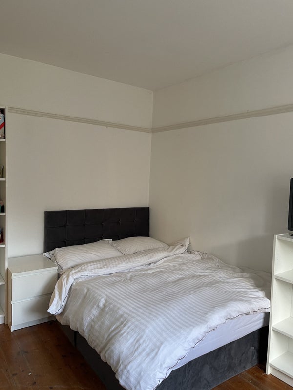 Room Uxbridge Road in Greater London