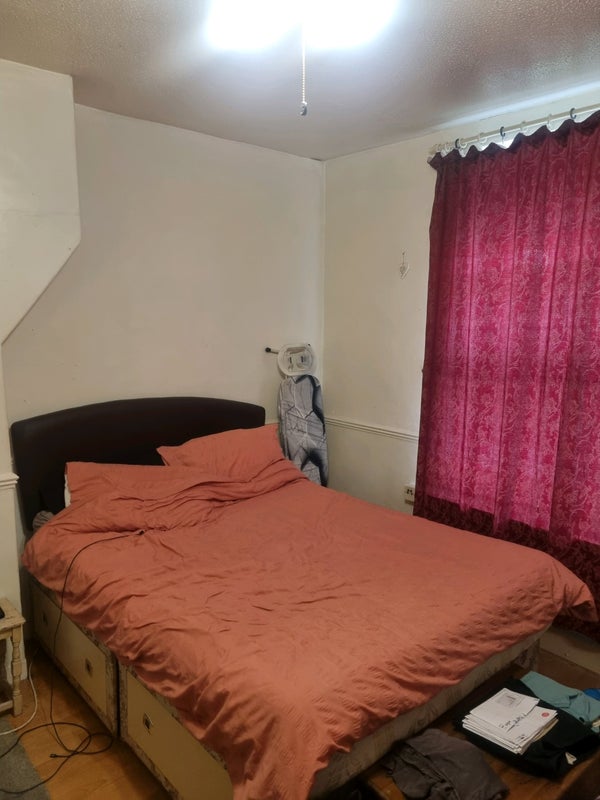 Room Stewarts Road in Greater London