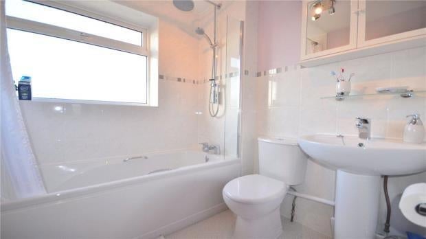 Room Boyn Hill Road in Maidenhead