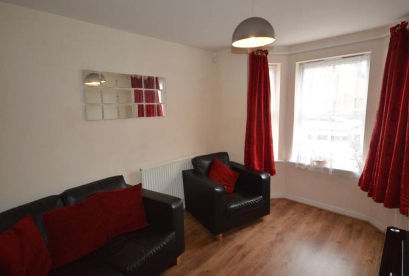 Room Staples Drive in North West Leicestershire