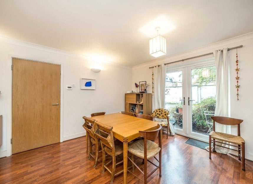 Flat Solway Road in Greater London