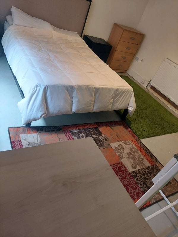 Room Southwold Road in Greater London