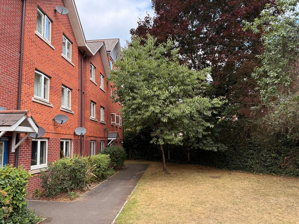 Flat Bonhay Road in Exeter