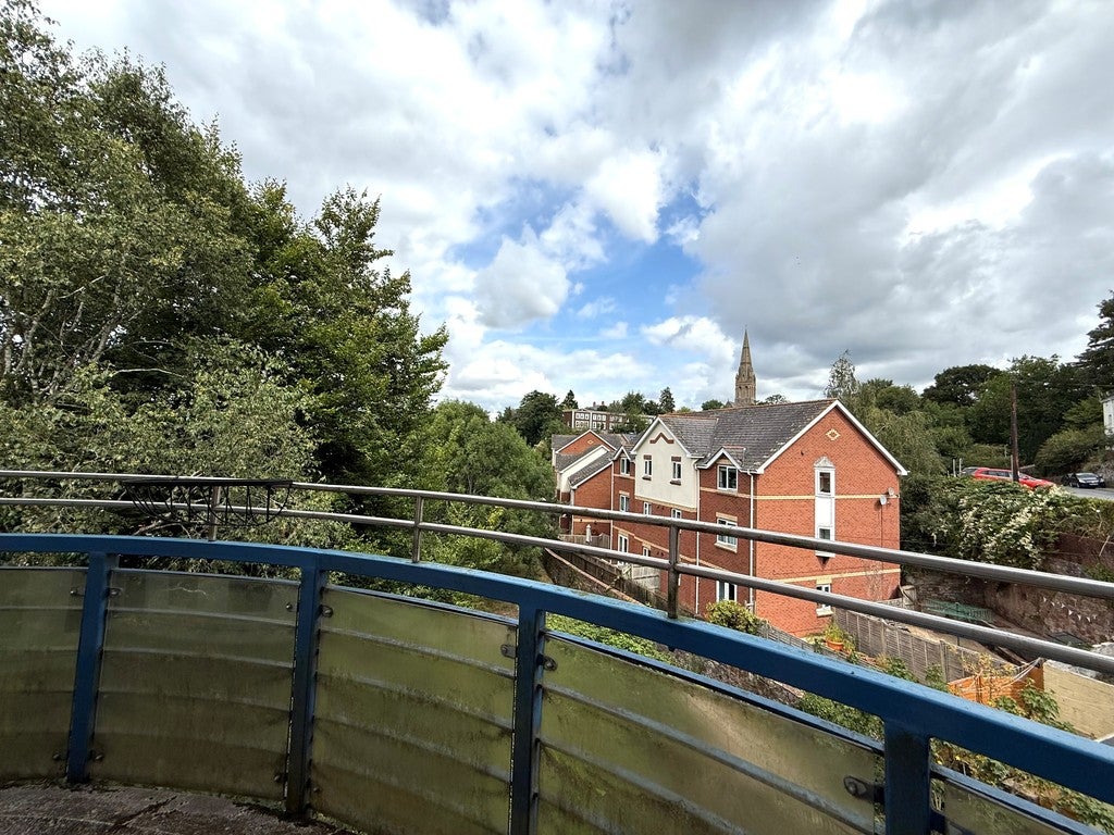 Flat Bonhay Road in Exeter