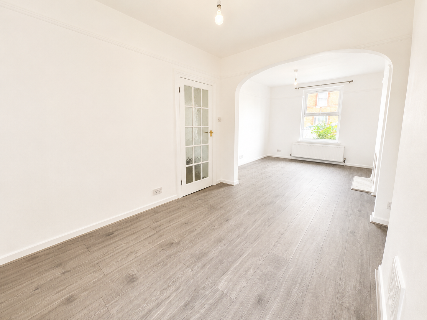 Flat Newbury Road in Greater London