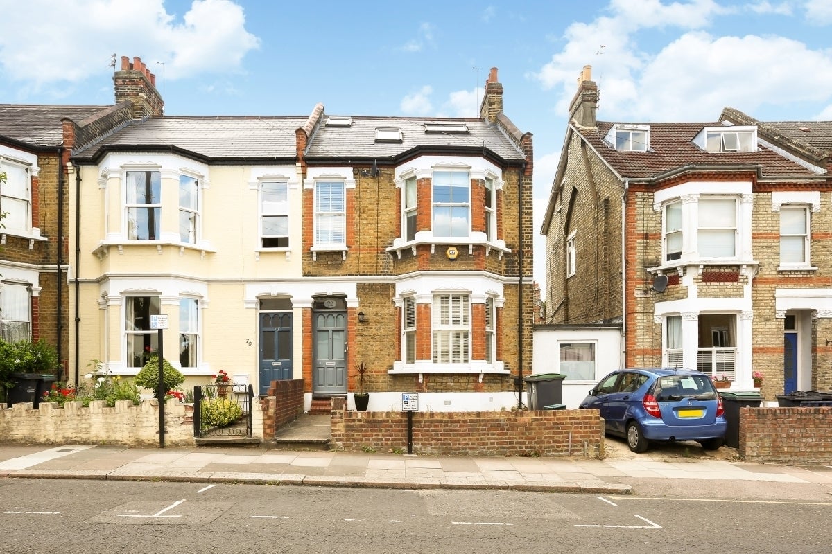 House Crescent Road in Greater London