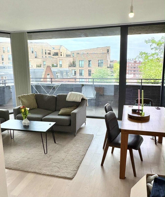Room Colville Street in Greater London