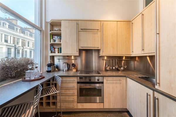 Flat Stafford Terrace in Greater London