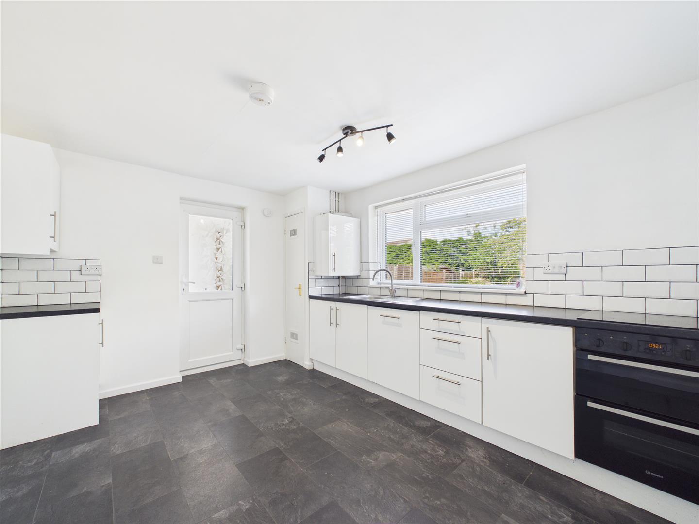 House Walnut Way in Ickleford