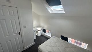 Room Lower Ford Street in Coventry