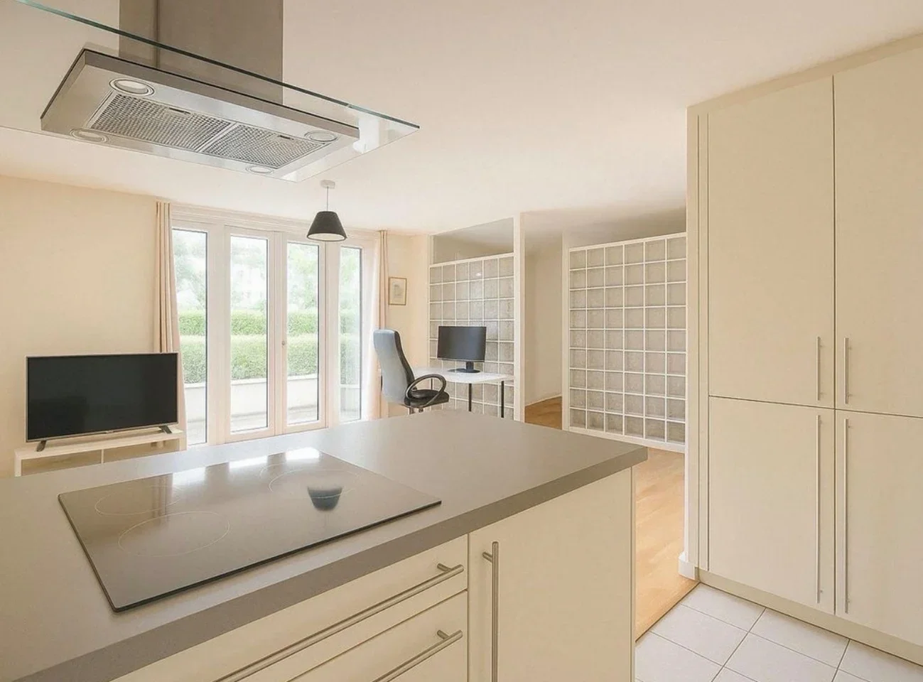 Flat Great West Road in Greater London