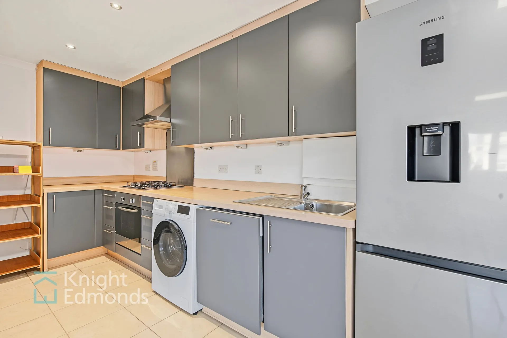 Flat Buckland Hill in Maidstone