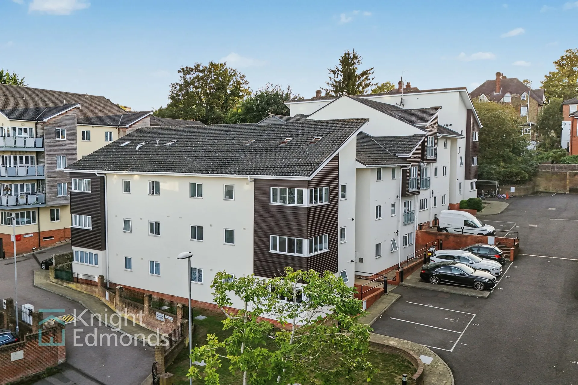 Flat Buckland Hill in Maidstone