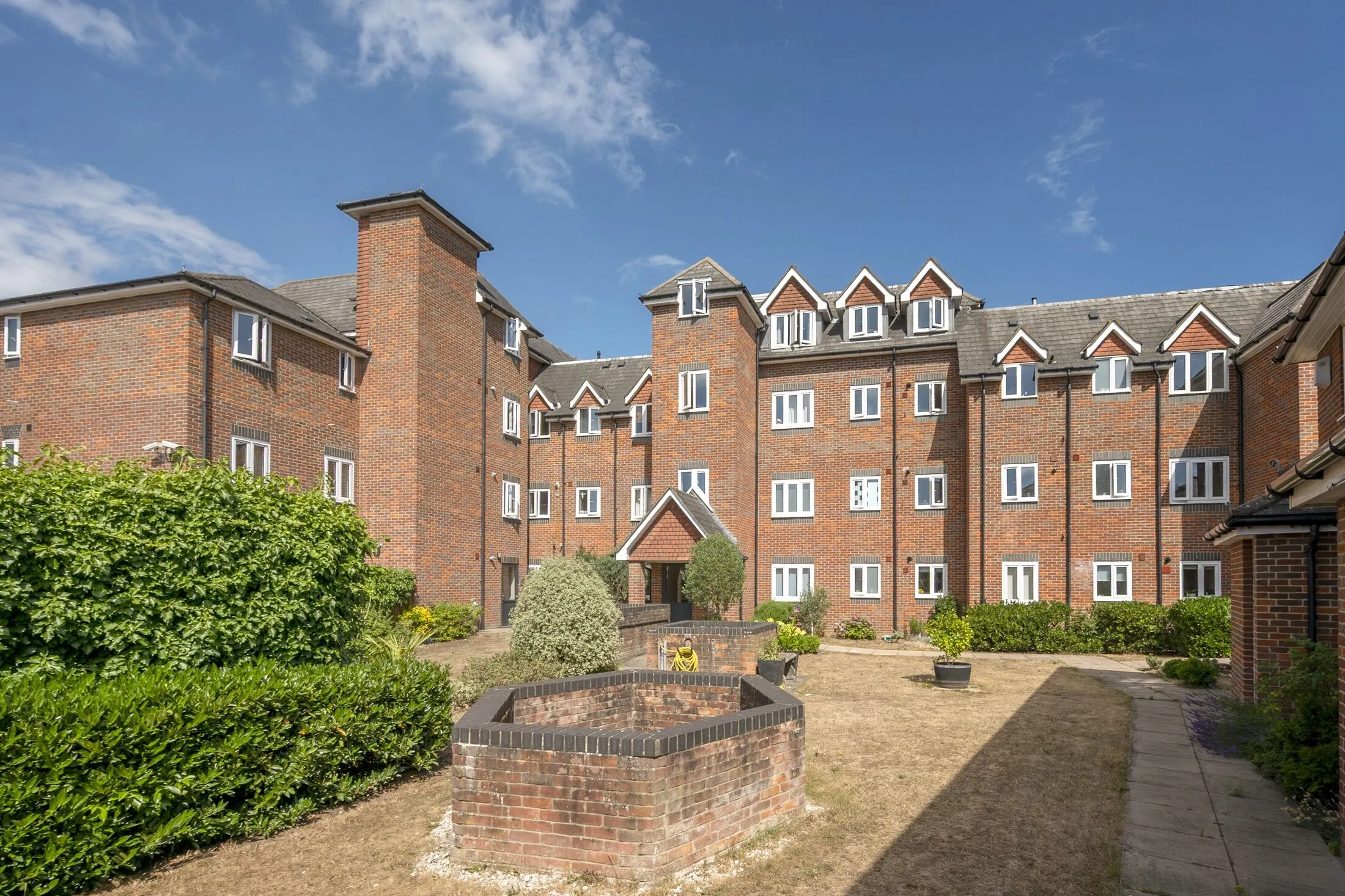 Flat Hartfield Road in Greater London