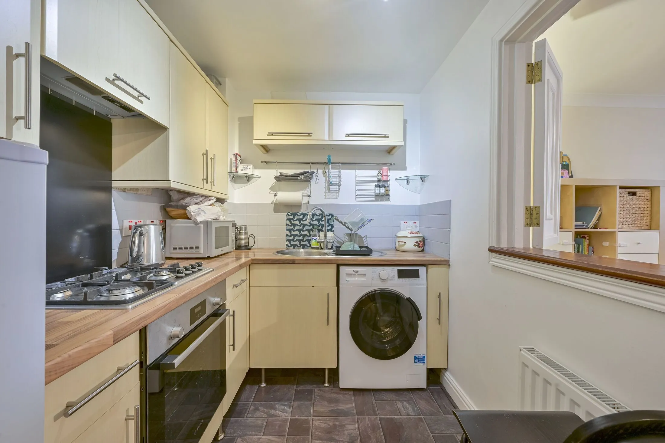 Flat Hartfield Road in Greater London