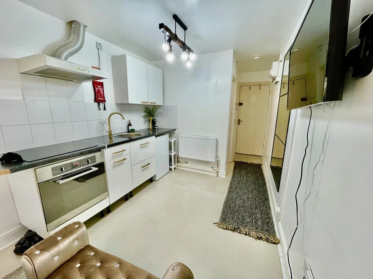 Flat Kember Street in Greater London