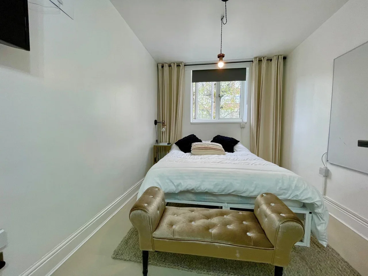 Flat Kember Street in Greater London