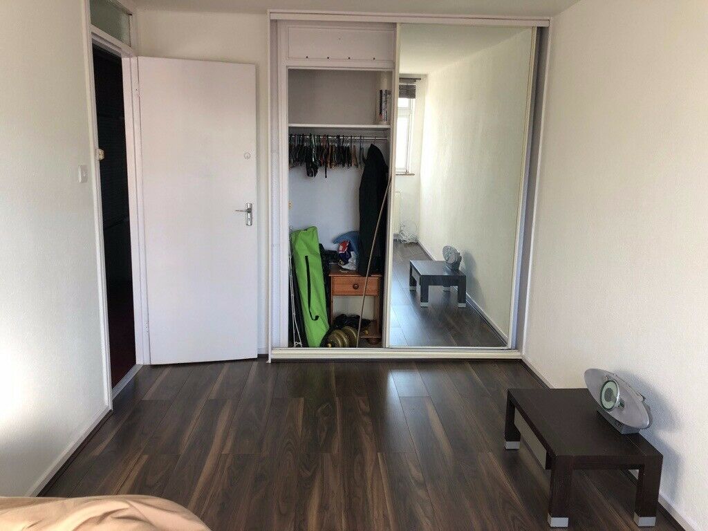 Flat Great Strand in Greater London
