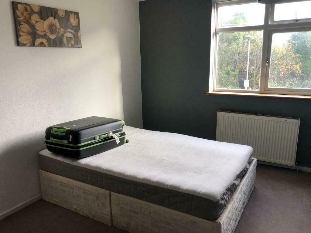 Flat Great Strand in Greater London